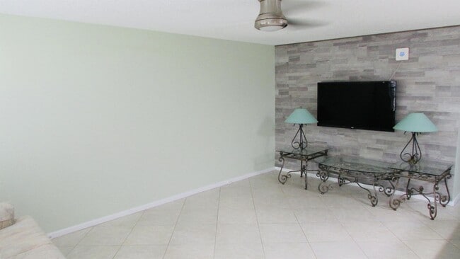 Photo - 236 Newport O