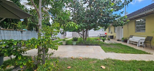 Building Photo - 1625 Rodman St Unit E Rental