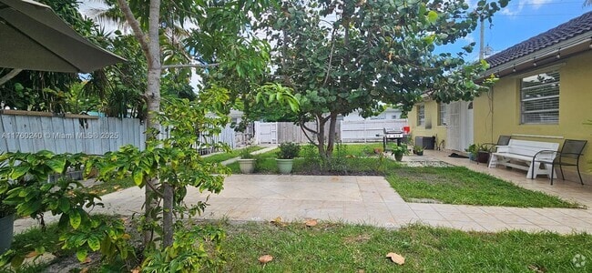 Building Photo - 1625 Rodman St Unit E Rental