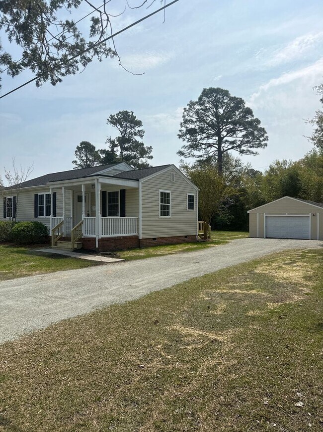 Photo - 215 Miller Blvd