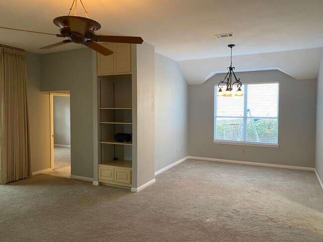 Photo - 13515 Demeter