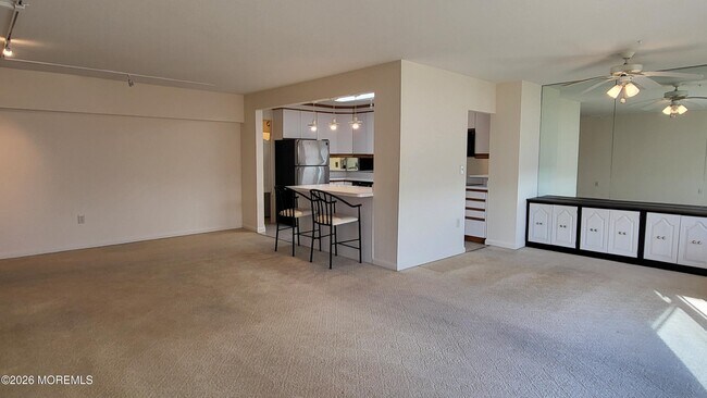 Photo - 1 Channel Dr Unit 813