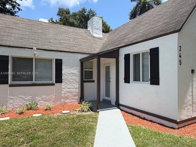 Photo - 245 SW 24th Rd