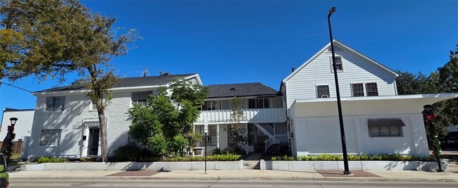 Building Photo - 3817 S Shepherd Dr Unit 2