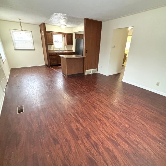 Photo - 6321 Cooper Rd