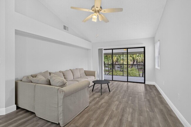 12708 Shoreline Dr