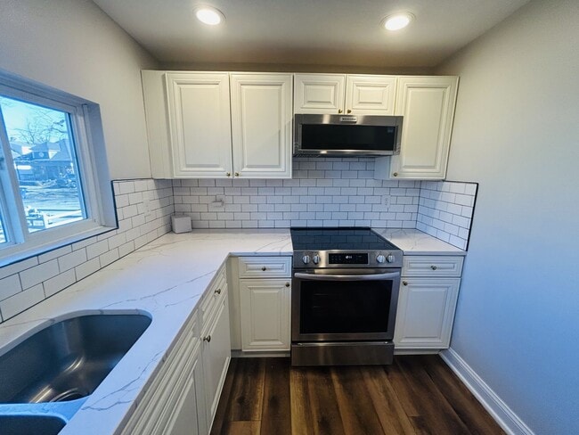 Building Photo - 1700 W University St Unit 5