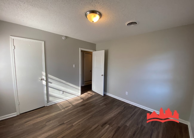 Photo - 745 Harahan Rd