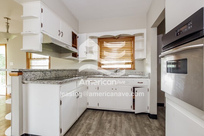 Photo - 4728 Roosevelt Ave