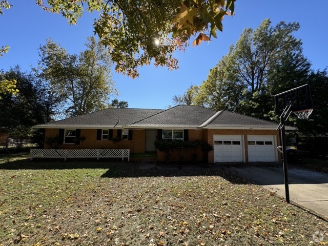 Building Photo - 816 Willow Ln Rental