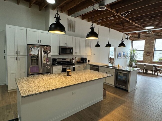 Photo - 2021 W Race Ave Unit 2SW