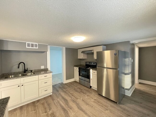 Building Photo - 24 Grandview Rd Unit 1