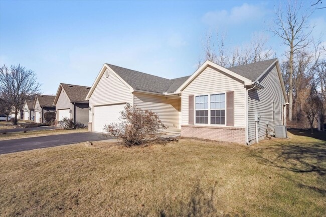 Photo - Large 3 Bed 2 Bath ranch for rent