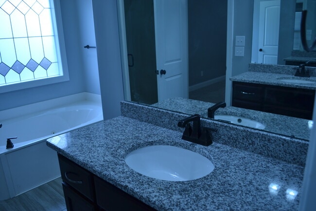 Photo - 134 Rillia Dr