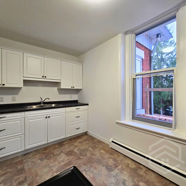 Photo - Updated 2-Bedroom in Norwich!! Unit D