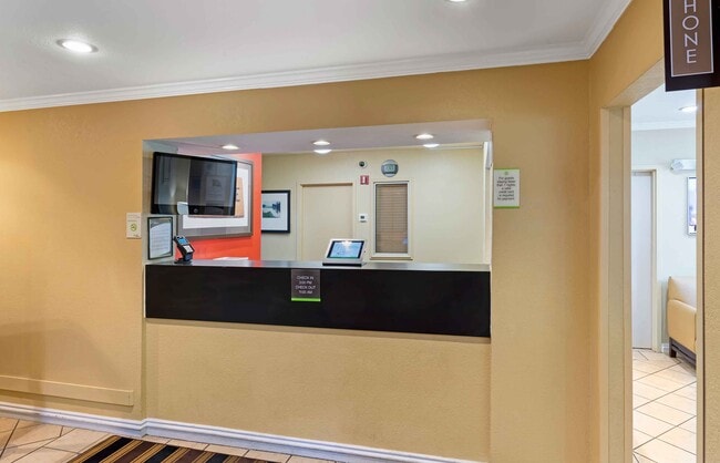 Furnished Studio-North Chesterfield - Arboretum