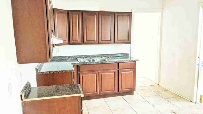 Photo - 1824 St Maurice Ave