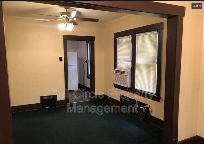 Photo - 4715 Fowler Ave