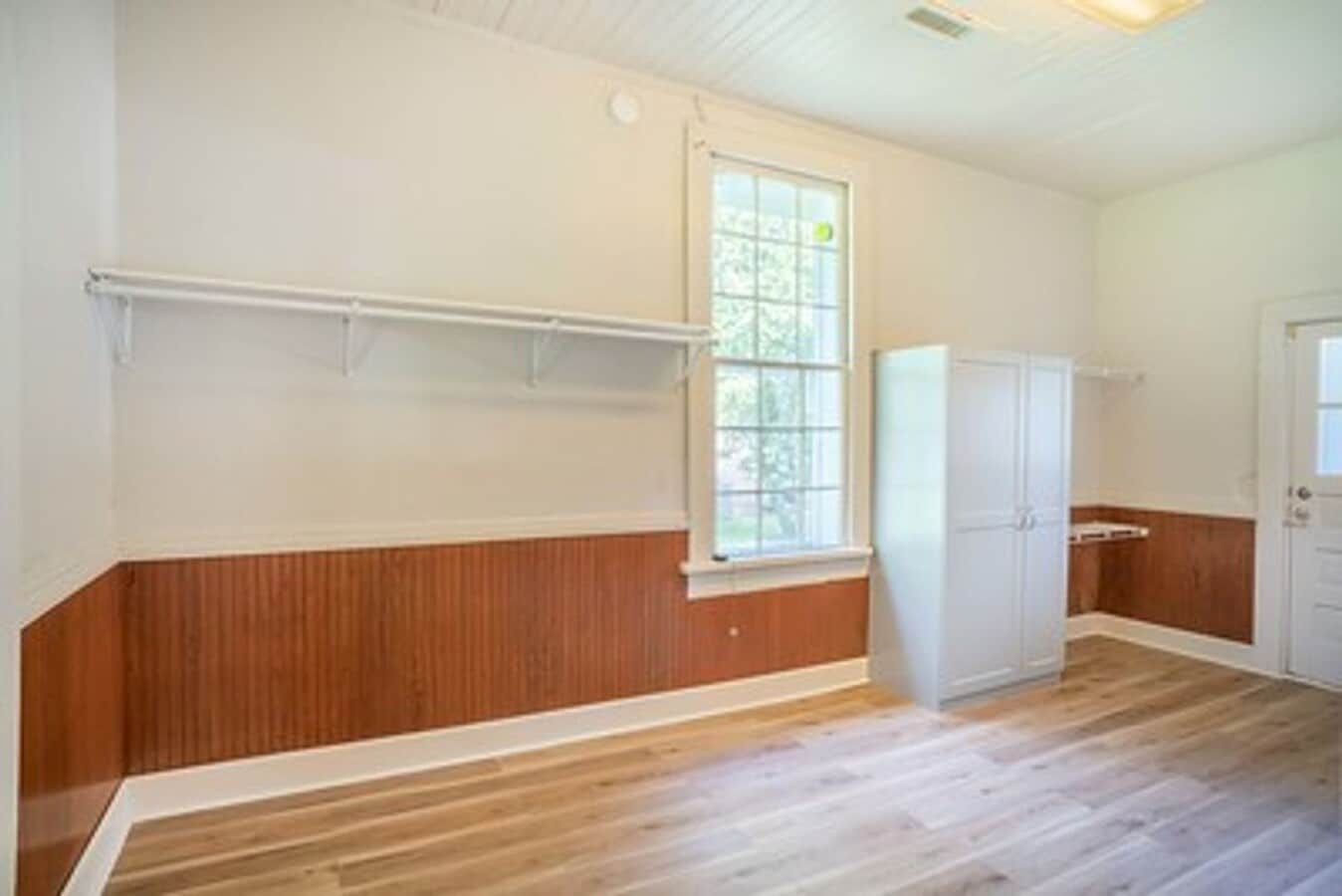 Photo - 603 1/2 Pelham Road North
