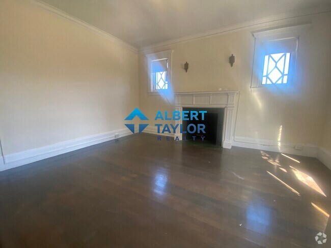 Building Photo - 458 Park Dr Rental
