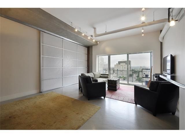Photo - 800 Brazos St Unidad 1301