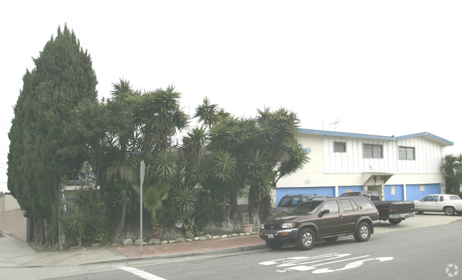 Aloha Gardens - Aloha Gardens Apartments