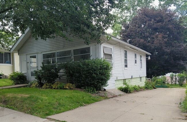 Building Photo - 2 Bedroom 1 Bathroom Home for Rent