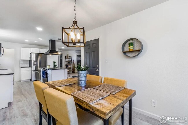 Photo - 2025 Orchard Pl