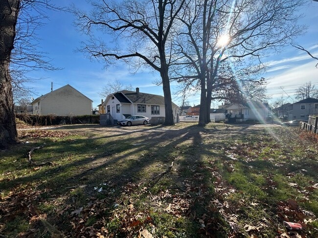 Photo - Amazing 2 bedroom with large bonus room for rent in Asbury Park!