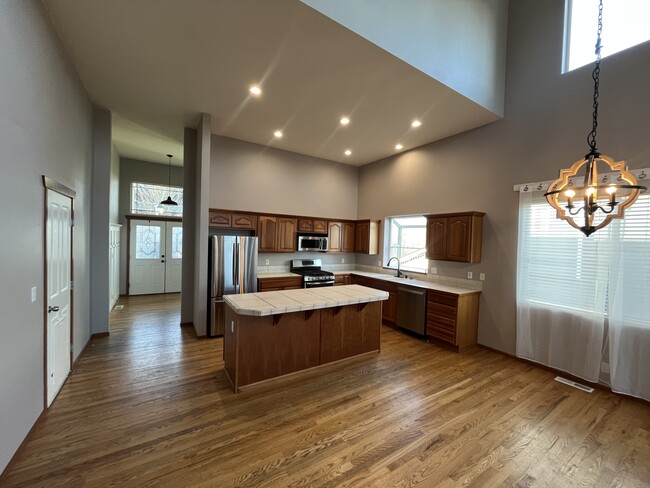 Photo - 18345 Mt Townsend Dr NE