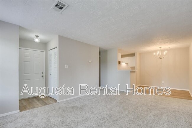 Photo - 2515 Ctr W Pkwy