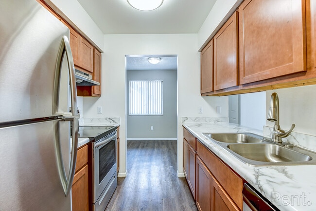 Photo - Aaron Lake Apartments