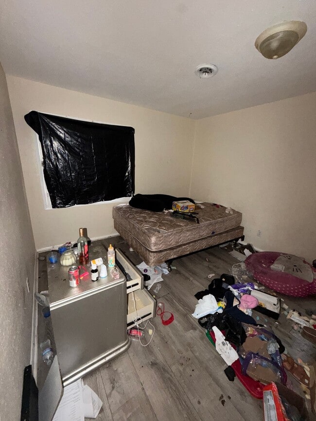 Photo - 2 E Adams Dr