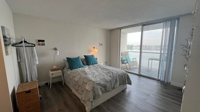 Photo - 1301 NE Miami Gardens Dr Unit 514w