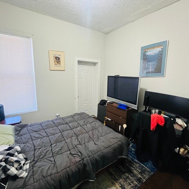 Photo - 2989 Washington St Unit 2