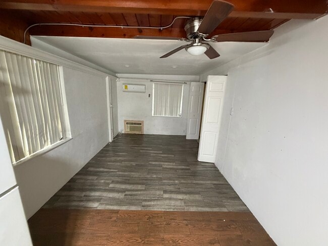 Photo - 1410 N 65th Ter Unit b