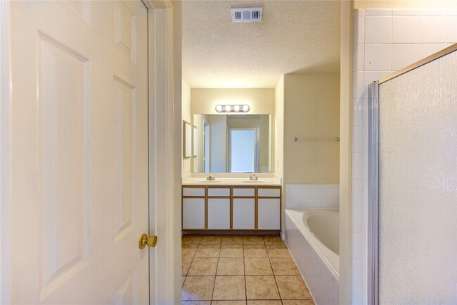 Photo - 19506 Lighthouse Scene Ln