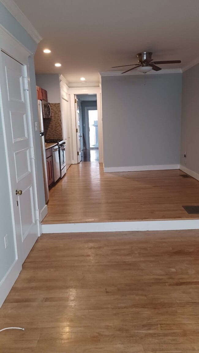 Photo - 1039 N 4th St