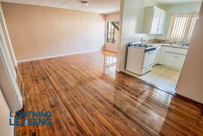 Photo - 920 Fedora St Condo Unit 8D
