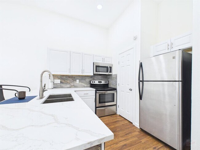 Photo - 2216 San Gabriel St Unit 305