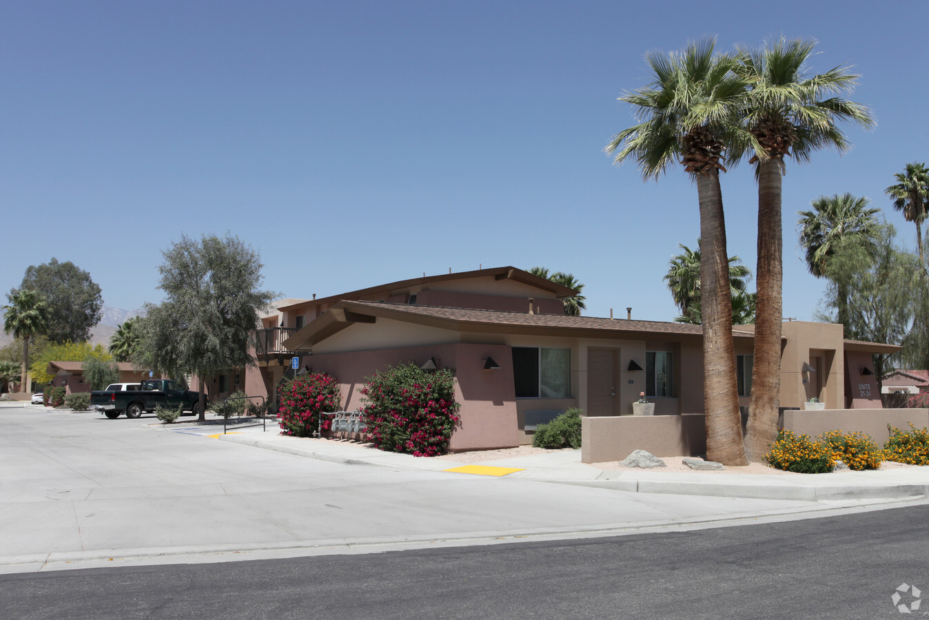Photo - Laguna Palms Apartments
