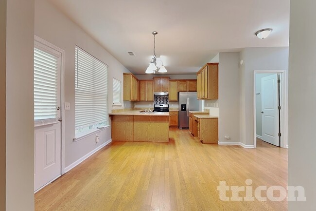 Photo - 46 Crescent Woode Way