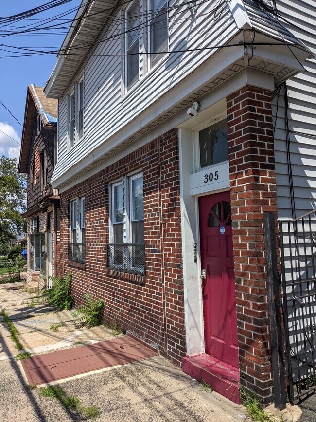 305 Winans Ave Unit 3