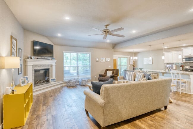 Photo - 24 Pickering Dr Unit ID1297038P