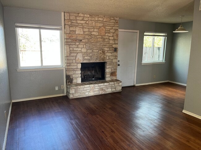Living room and dining area - 926 Chisholm Cv Unit 926 Chisholm Cv