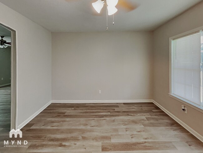 Photo - 1938 W Holmes Rd