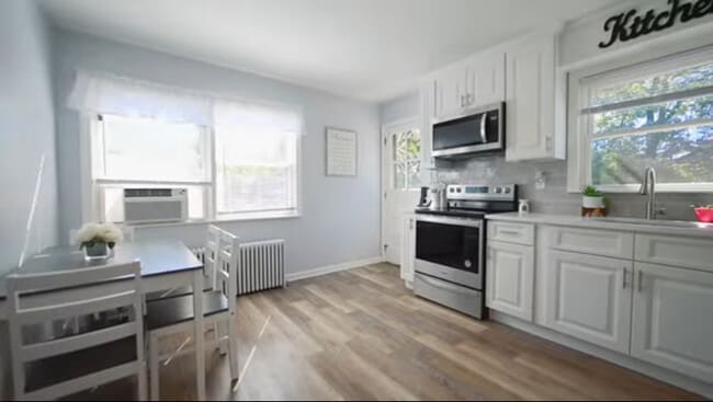 Photo - 611 Frost Rd