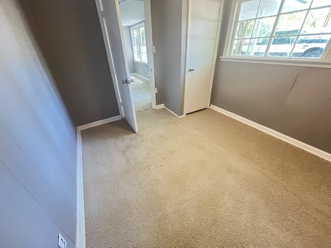 Photo - 108 Wallace Green St