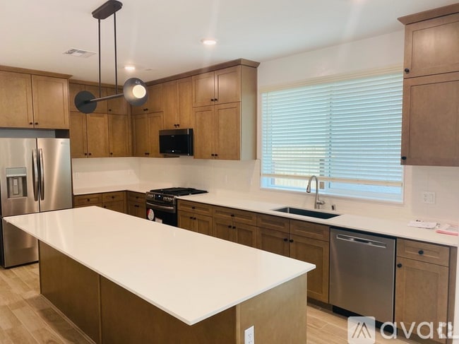 Building Photo - 2846 E Tamarind Dr Rental