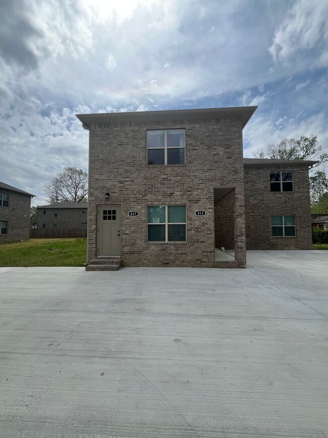Building Photo - Jacksonville Duplex Unit 817